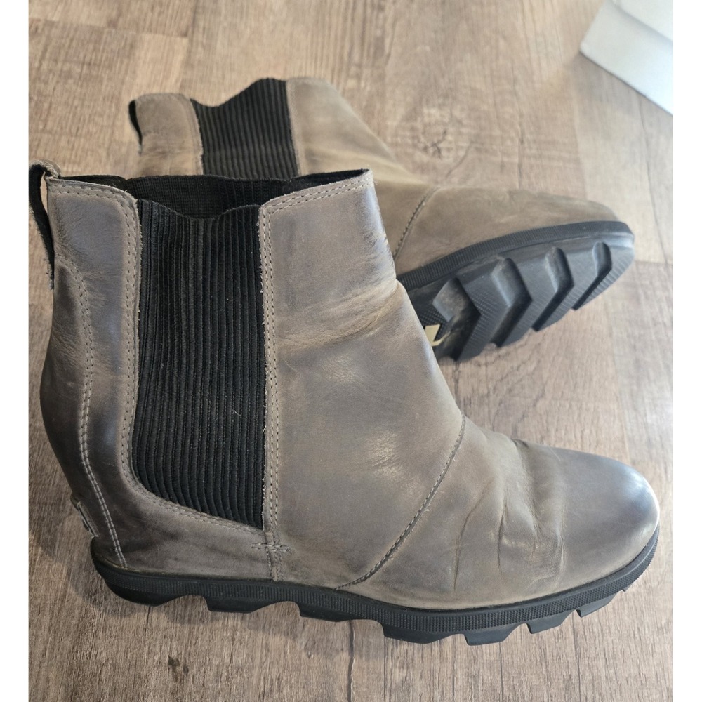 Sorel‎ Joan Of Arctic Distressed Wedged Chelsea Ankle Boot Size 10